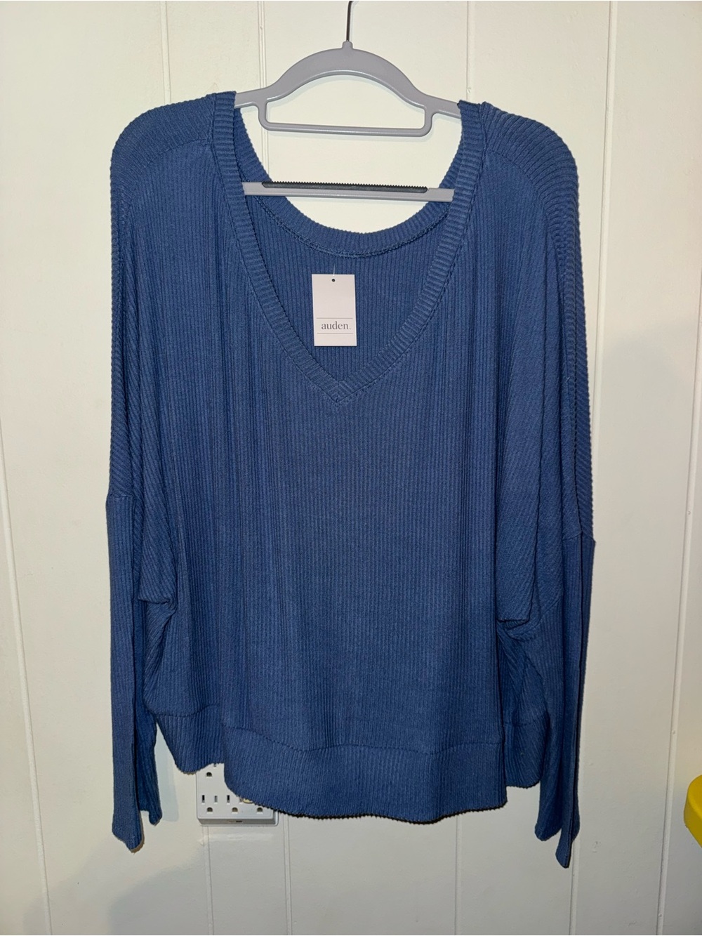 Auden Women's Slate Blue Ribbed V-Neck Sweater